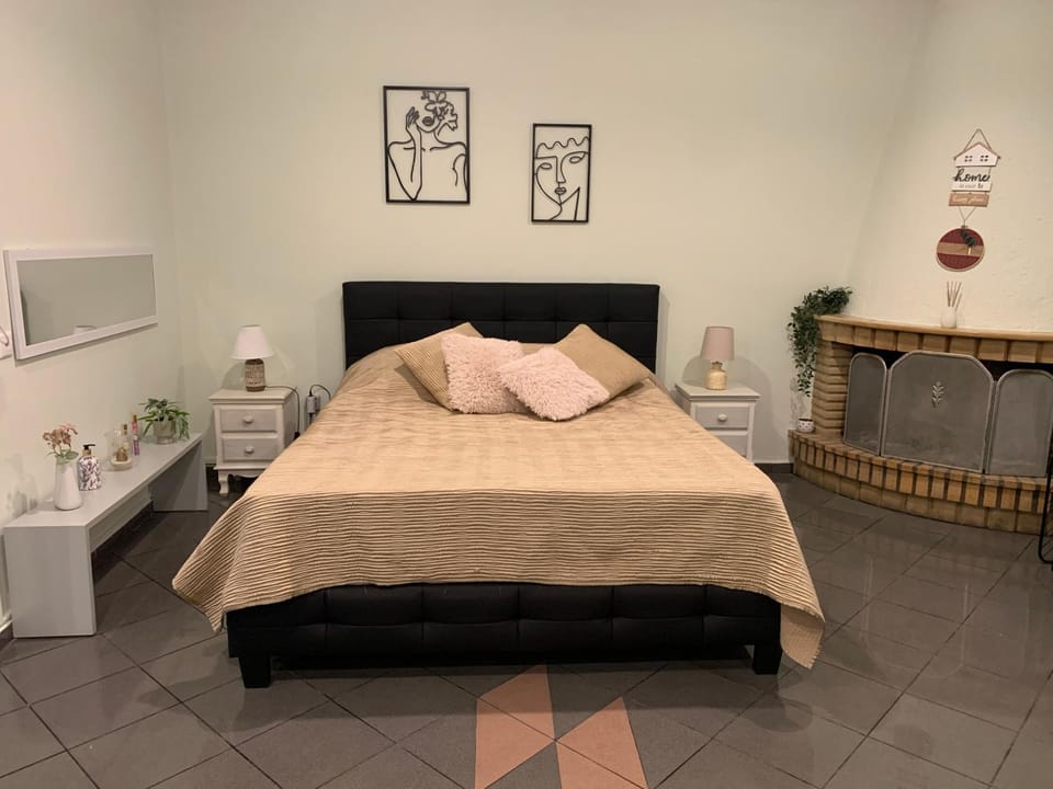 Bed, Bedroom