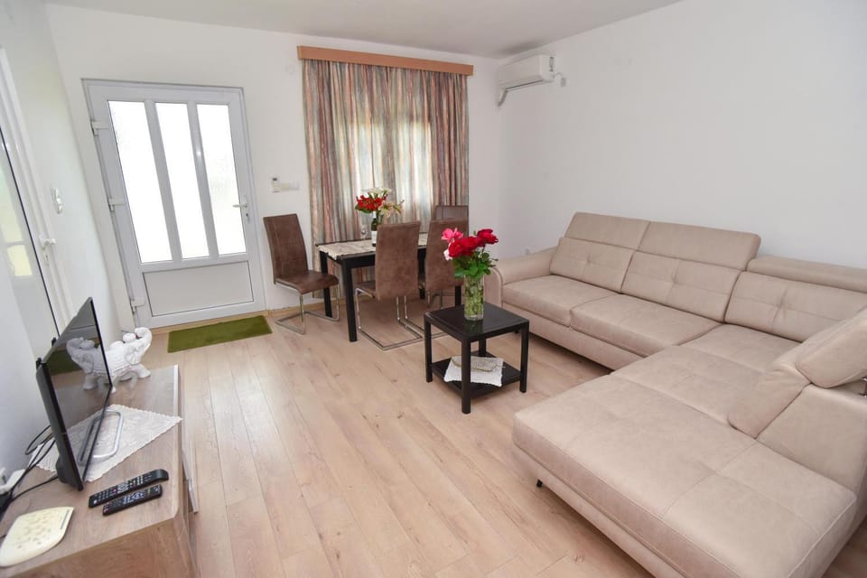 Apartmani Mihovic - JAZ Apartment in Budva Municipality