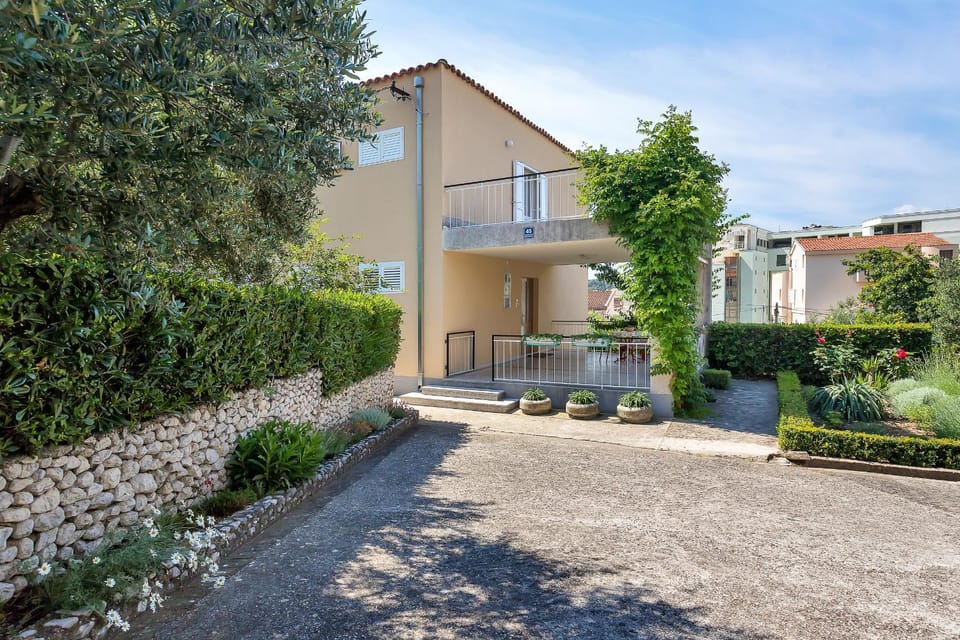 Property building, Patio, Neighbourhood
