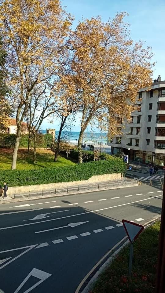Ekia Pentsioa Bed and Breakfast in Zarautz
