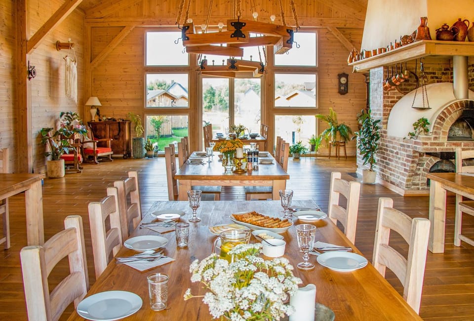 Dining area, Food
