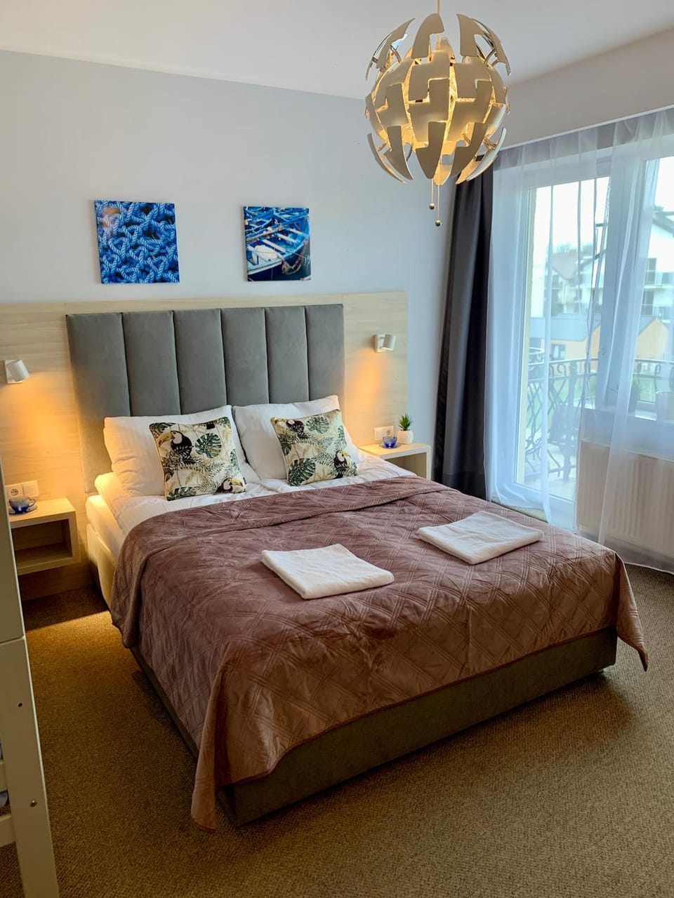 Bed, Balcony/Terrace, Photo of the whole room, Bedroom, towels