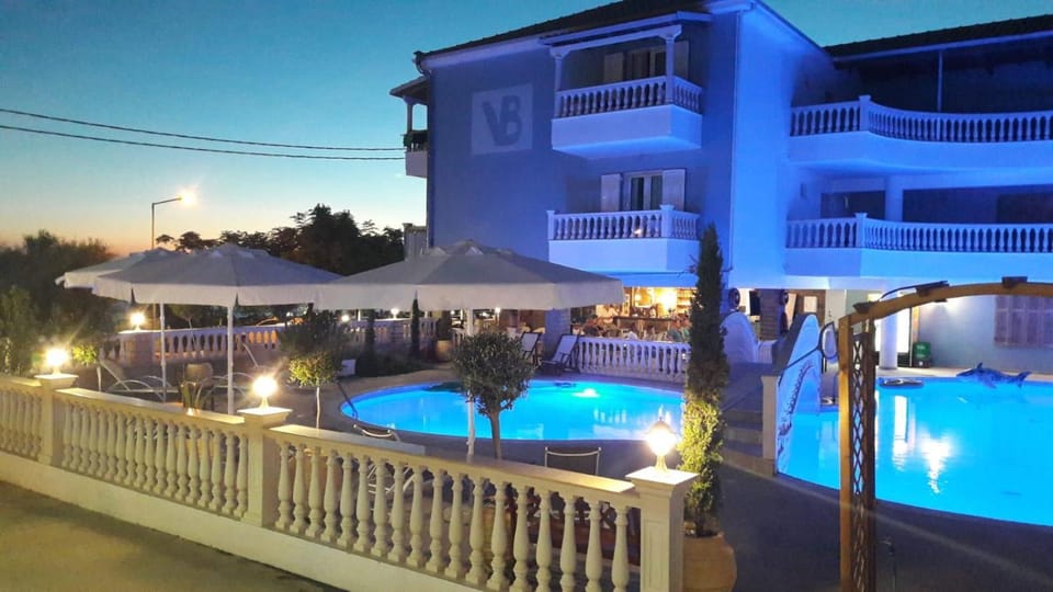 Night, Pool view