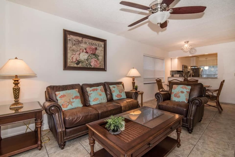 Luxury Shorewalk Water Front 2 Bedroom 2 Bathroom 3Mins IMG 5 Mins Beach Apartment in Bradenton
