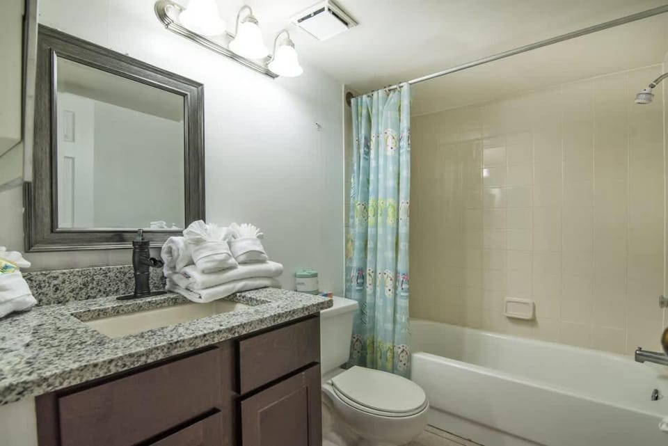 Luxury Shorewalk Water Front 2 Bedroom 2 Bathroom 3Mins IMG 5 Mins Beach Apartment in Bradenton
