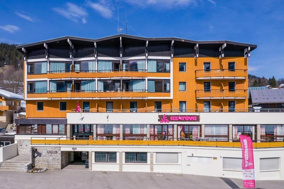 Azureva Club La Clusaz les Confins Campground/ 
RV Resort in La Clusaz