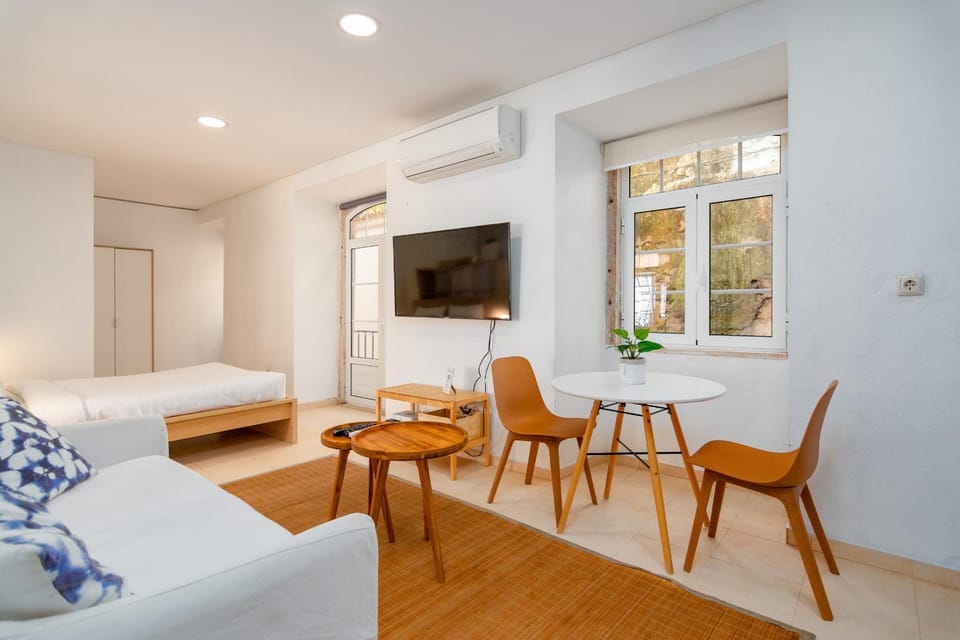 TV and multimedia, Dining area