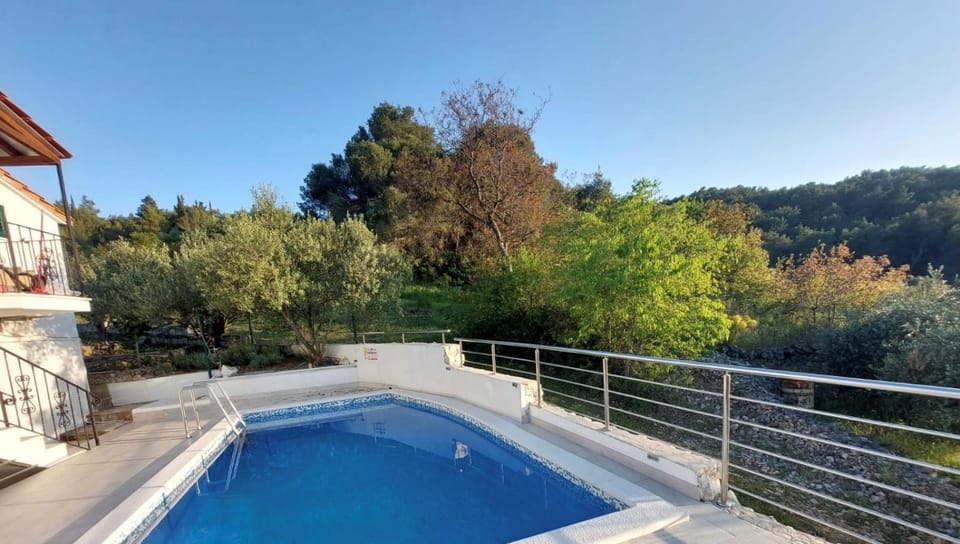 Natural landscape, Mountain view, Pool view, Swimming pool