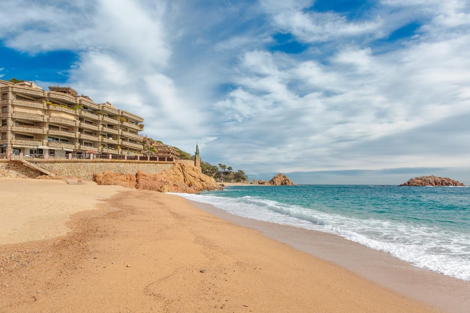 Property building, Facade/entrance, Sea view