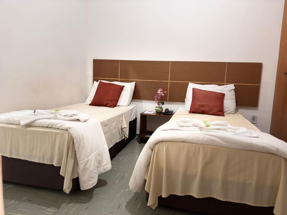 Bed, Photo of the whole room, towels