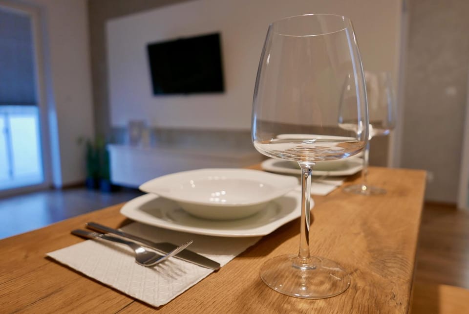 TV and multimedia, Living room, Dining area