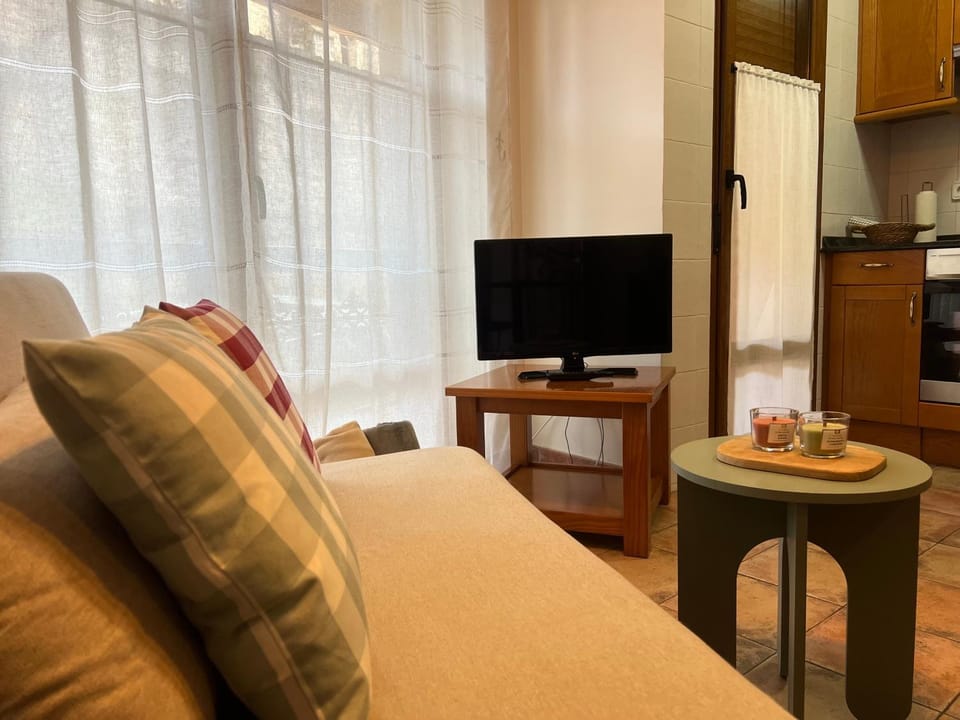 TV and multimedia, Living room, Decorative detail, kitchen