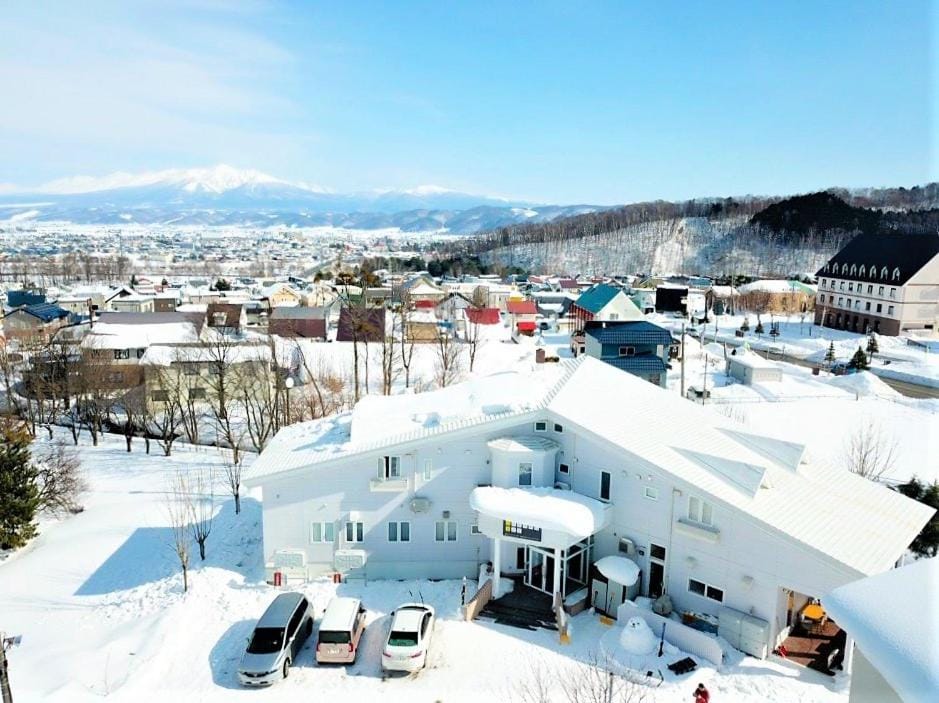 Property building, Day, Bird's eye view, Winter, City view