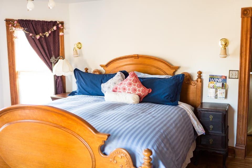 Bed, Bedroom