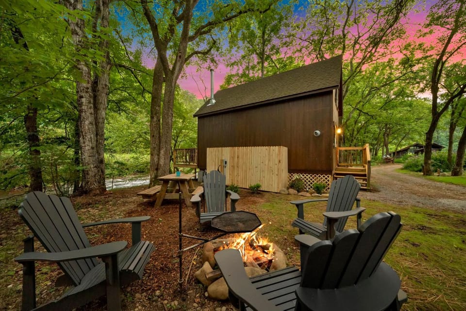 Creekwalk Inn Bed and Breakfast with Cabins Cabin in Tennessee