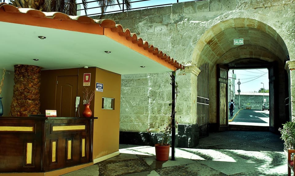 Facade/entrance