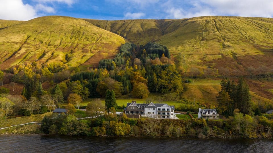 Property building, Natural landscape, Lake view, Mountain view, River view