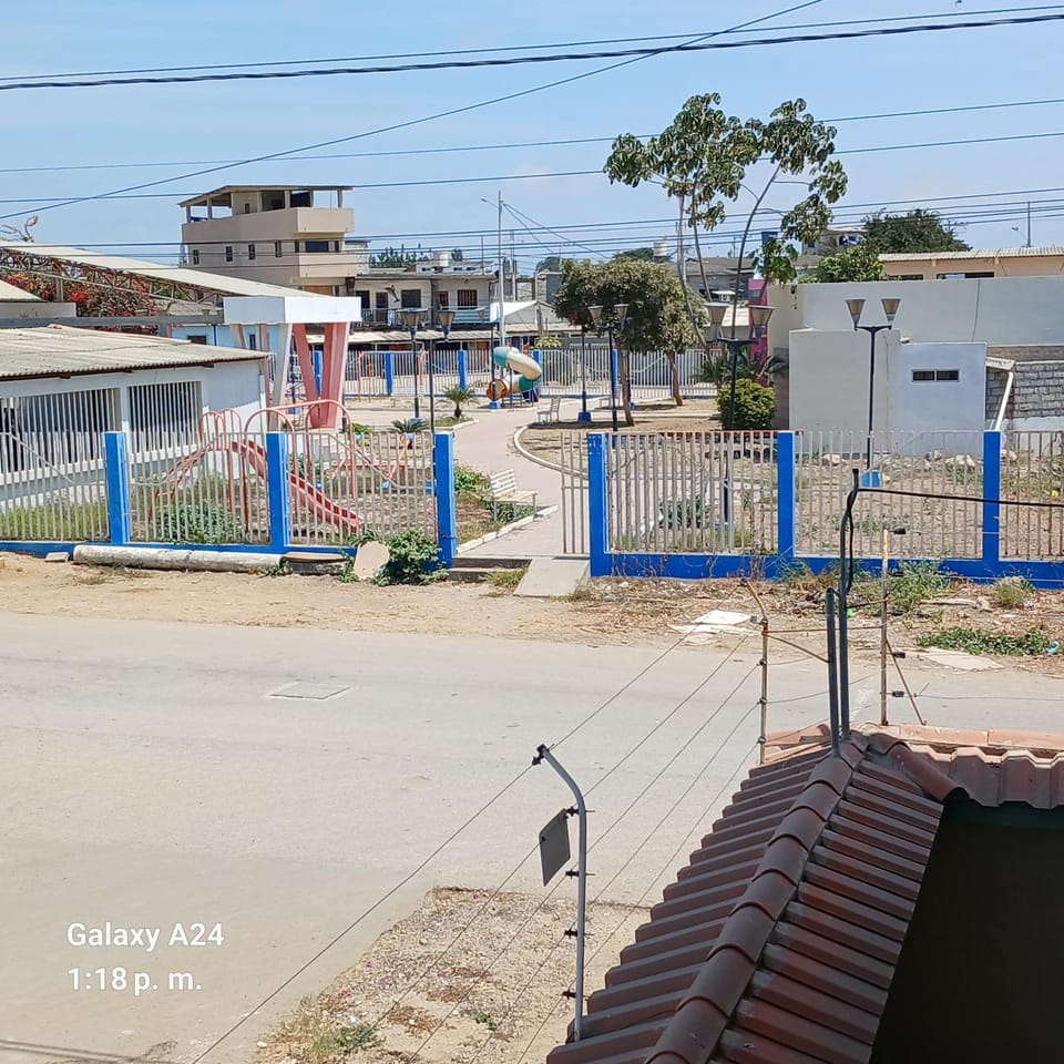 City view, Quiet street view