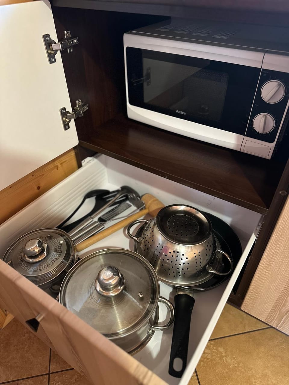 Kitchen or kitchenette, pet friendly, stove