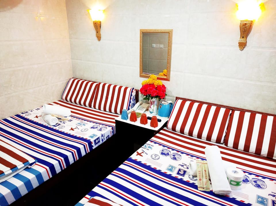 Germany Hostel Block D 24 HOUR RECEPTION 10TH FLOOR FLAT D8 Bed and Breakfast in Hong Kong