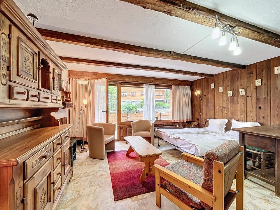 Bed, Kitchen or kitchenette, Living room, Photo of the whole room, Dining area