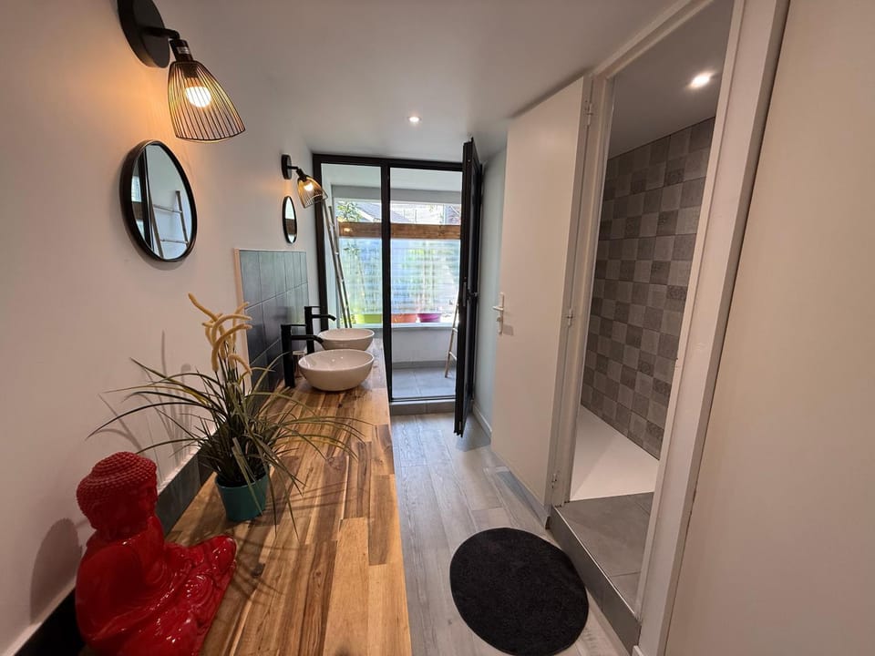Shower, Bathroom