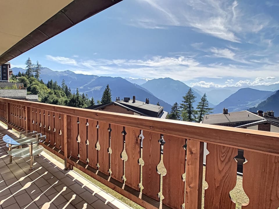 Balcony/Terrace, Mountain view