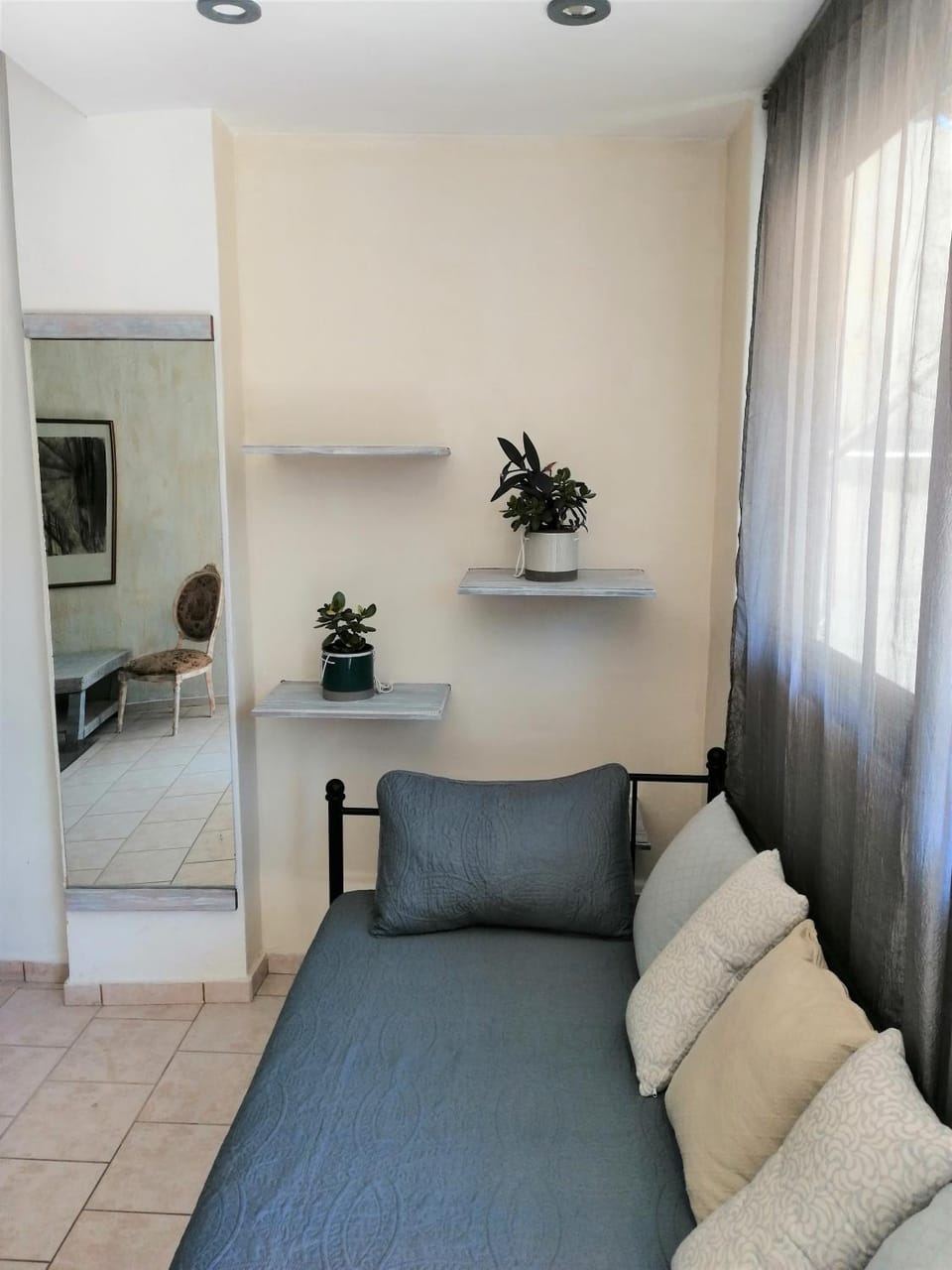 Bed, Living room, Seating area