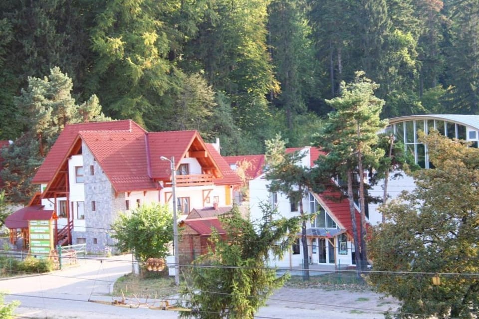 Property building, Facade/entrance, Street view