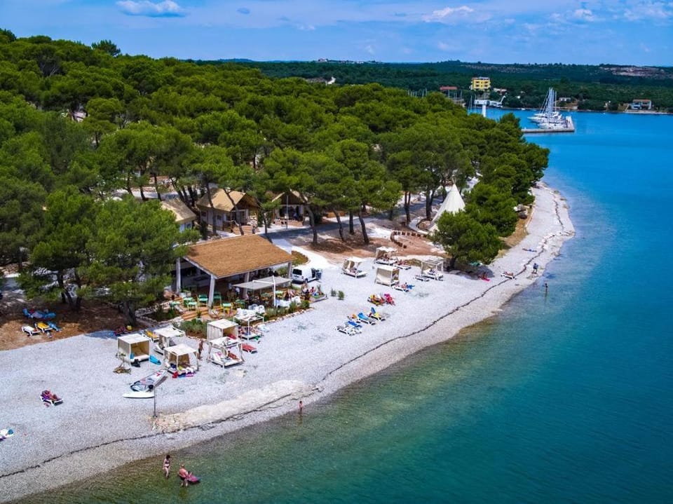 Activities, Fishing, Windsurfing, Cycling, Location
