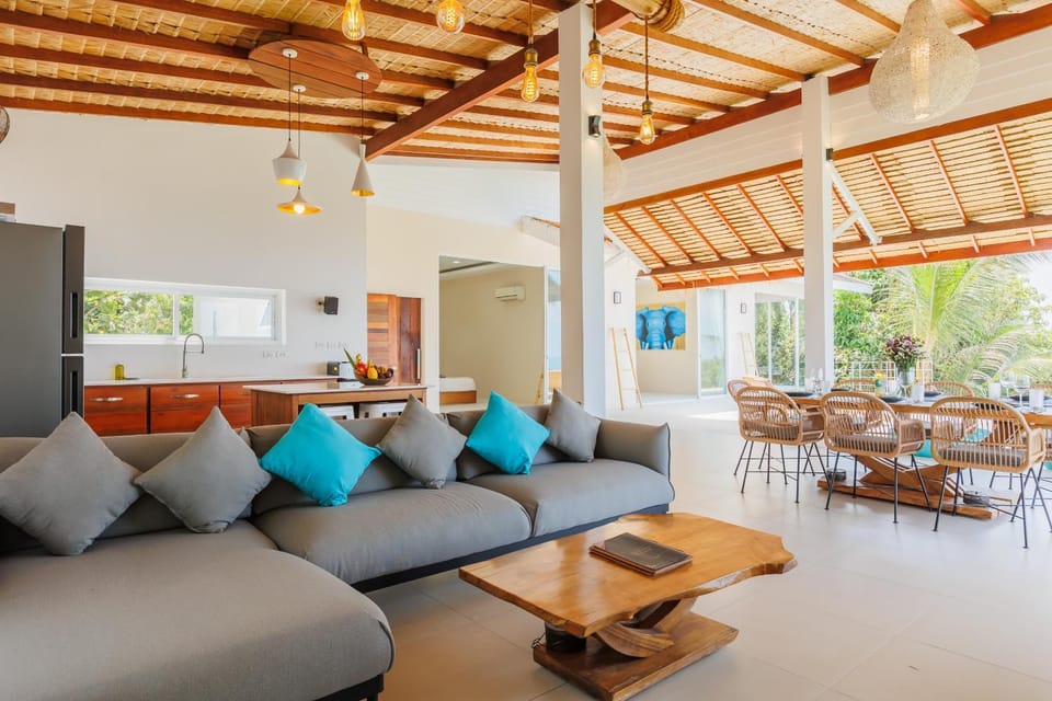 Patio, Living room, Seating area, Dining area