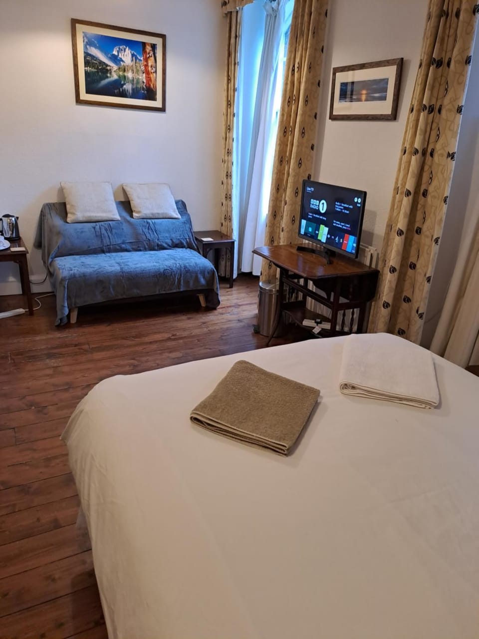 Photo of the whole room