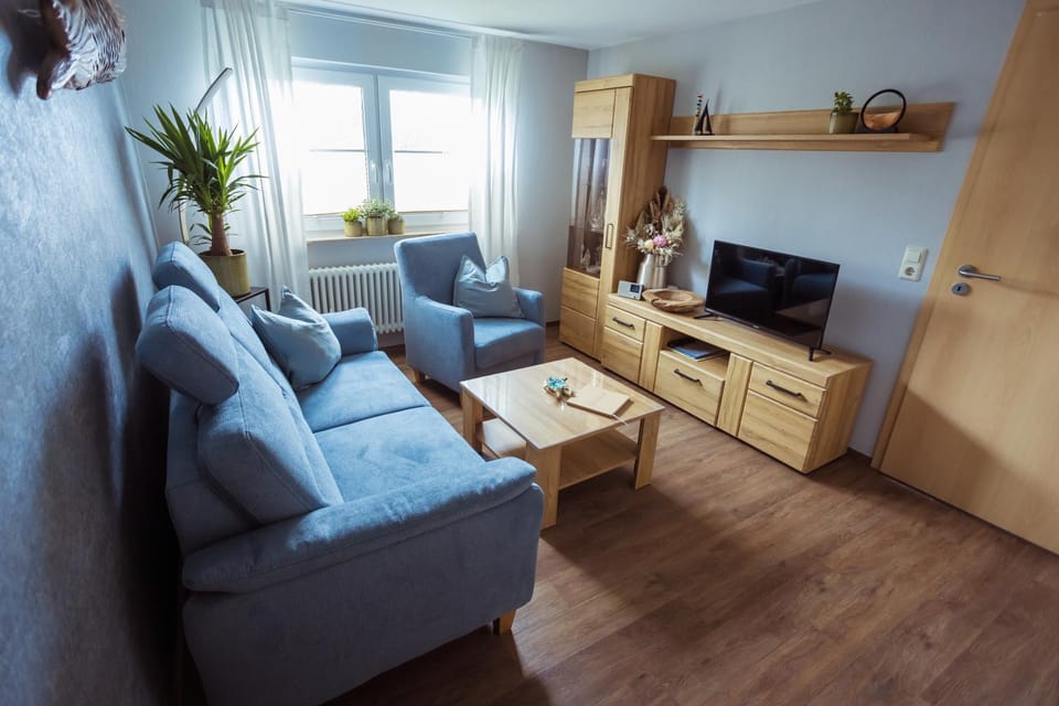 Communal lounge/ TV room, TV and multimedia, Living room, Seating area, Evening entertainment