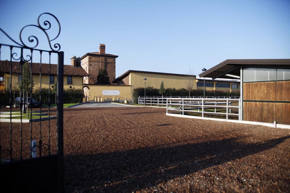 Facade/entrance, On site, Area and facilities
