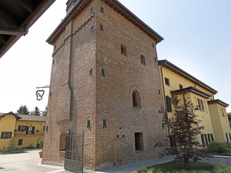 Facade/entrance, On site