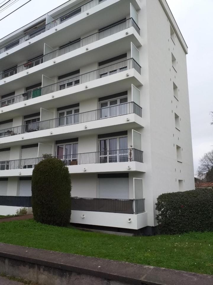 Property building, Quiet street view
