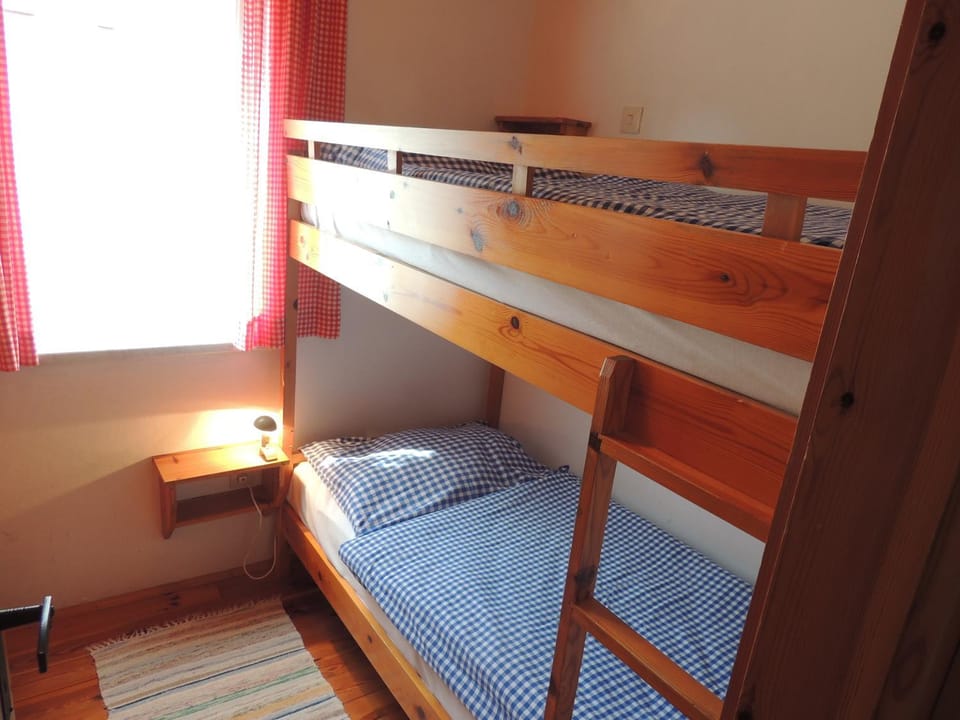 bunk bed
