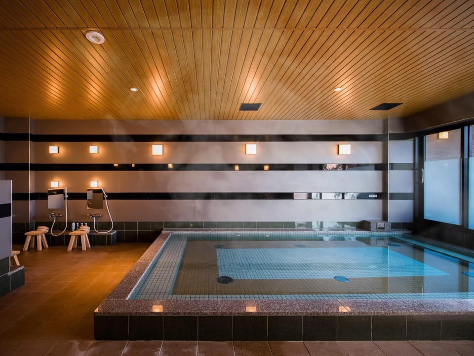 Hot Tub, Public Bath