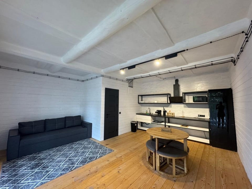 Kitchen or kitchenette, Living room, Seating area, Dining area, pet friendly