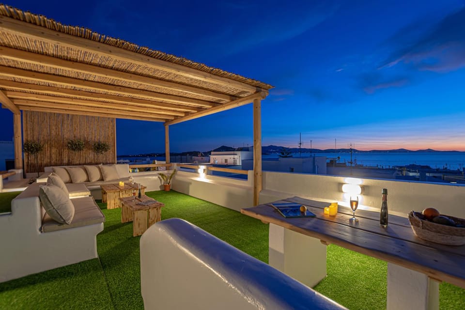 Property building, Patio, Night, Natural landscape, Garden, View (from property/room), City view, Landmark view, Sea view, Sunrise, Sunset, Quiet street view