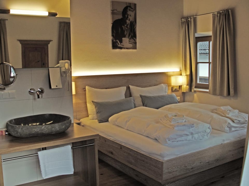 Photo of the whole room, Decorative detail, Bedroom