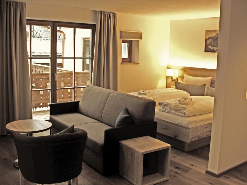 Living room, Photo of the whole room, Seating area, Bedroom