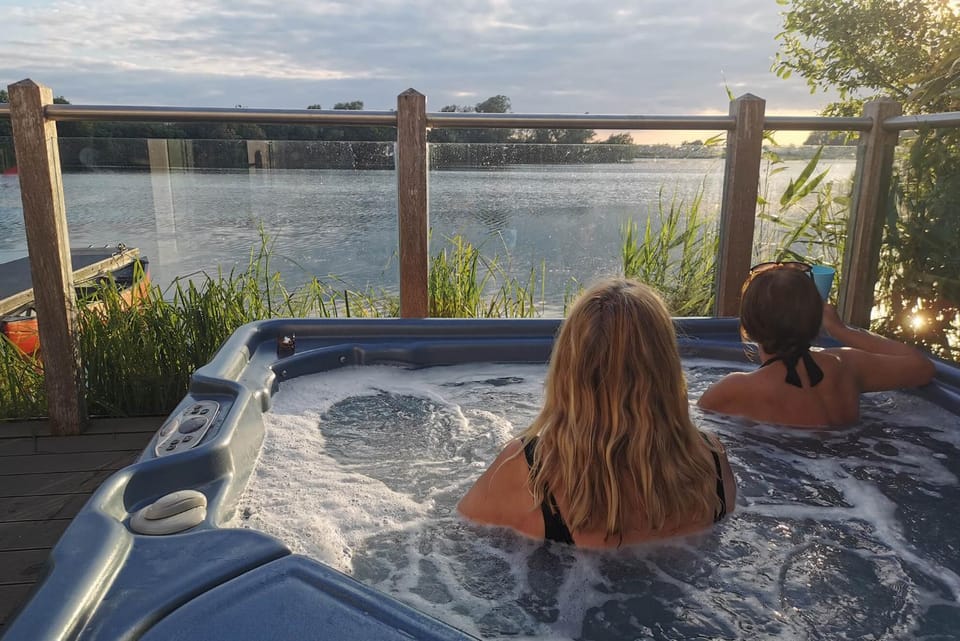 Hot Tub, Lake view