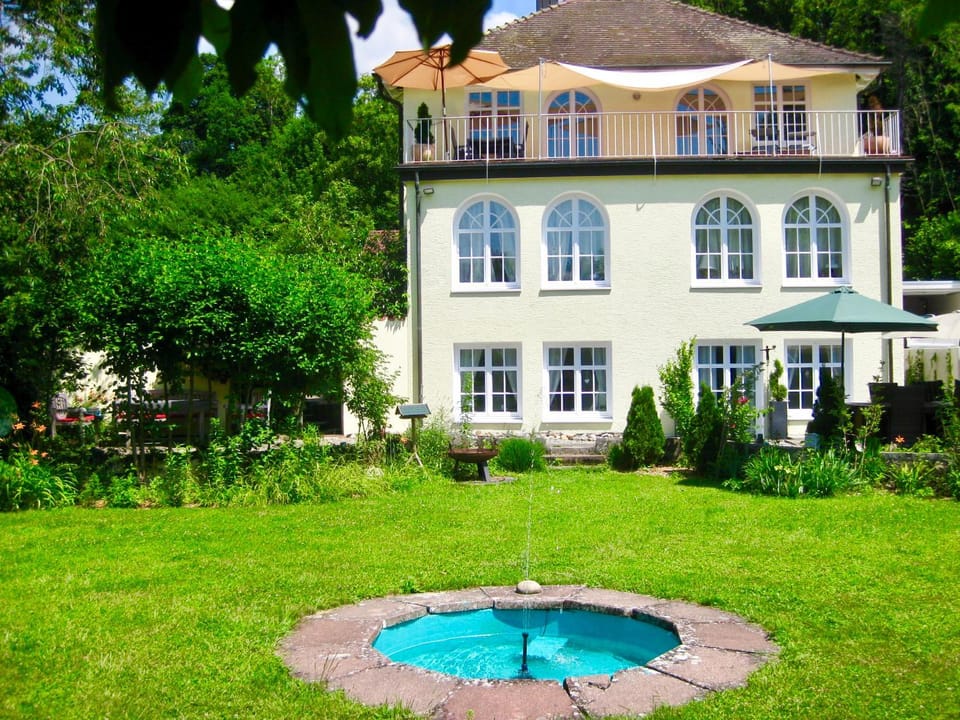 Day, Garden