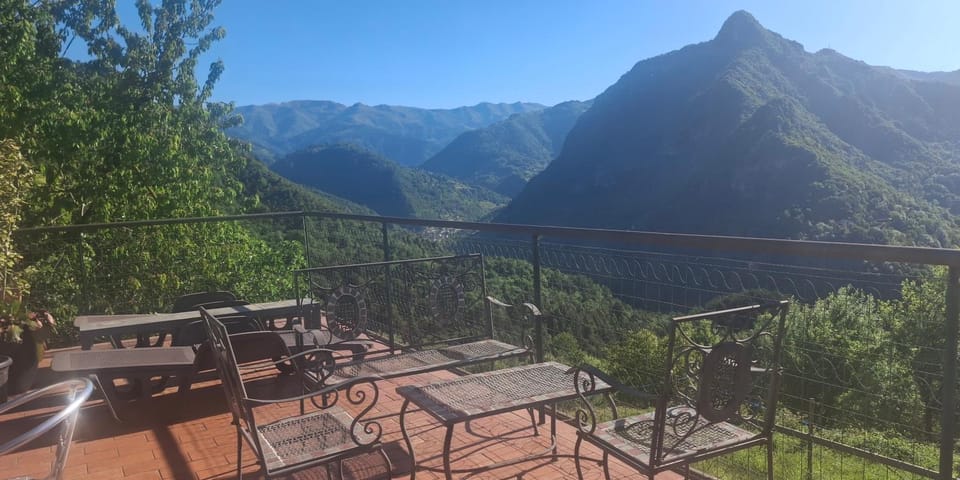 Balcony/Terrace, Mountain view