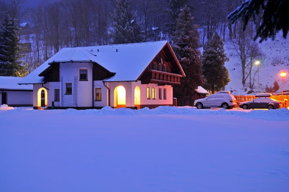 Facade/entrance, Off site, Night, Winter, Garden, Area and facilities