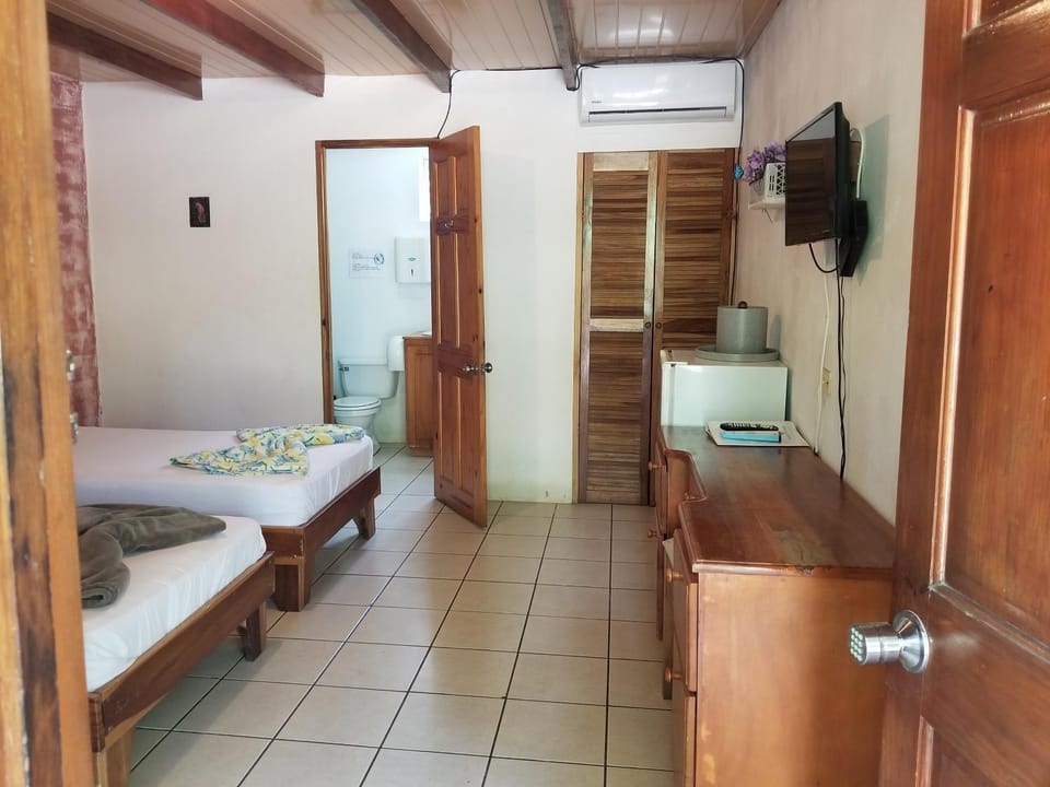 Bed, Bedroom, air conditioner