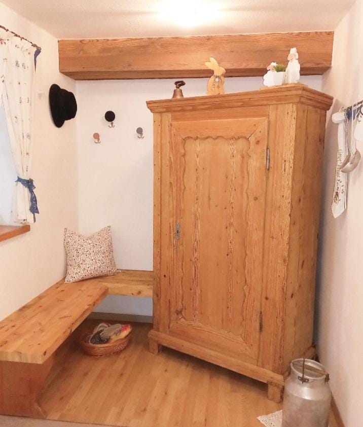 Photo of the whole room, wardrobe