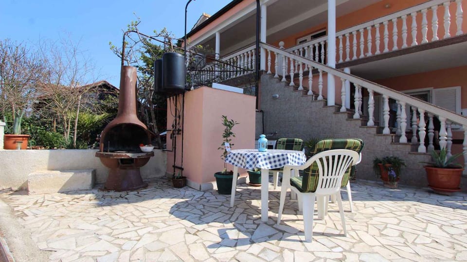 Property building, Summer, BBQ facilities, Garden