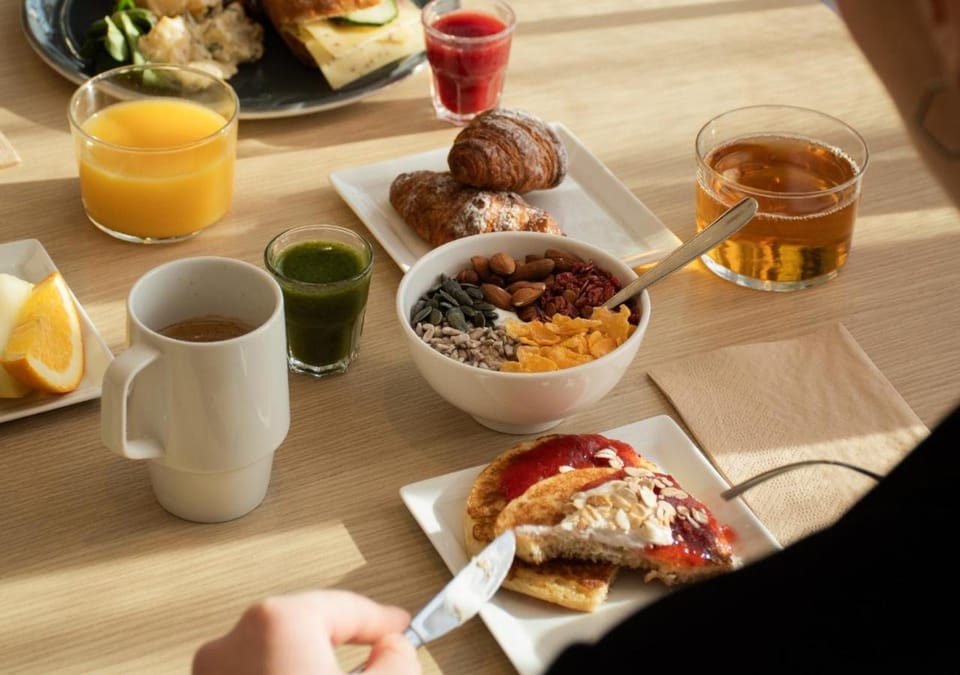 Food and drinks, Food, Breakfast, Continental breakfast, Buffet breakfast